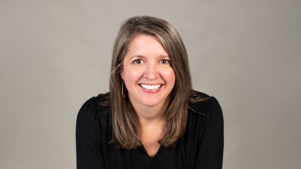 Claire Hovis Headshot
